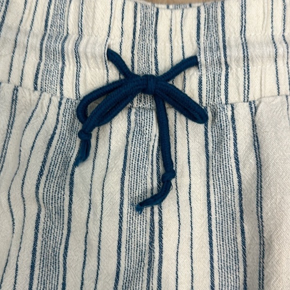 Disney store Lilo and Stitch Stitch blue and white stripped shorts size XL - Picture 3 of 7